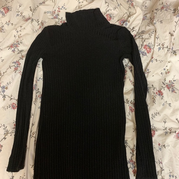 TURTLENECK DRESS✨ - Picture 2 of 2
